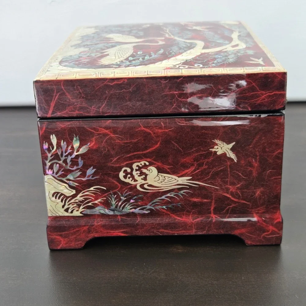 Korean Najeon Chilgi Lacquer Jewelry/Music Box With Mother Of Pearl Crane Motif